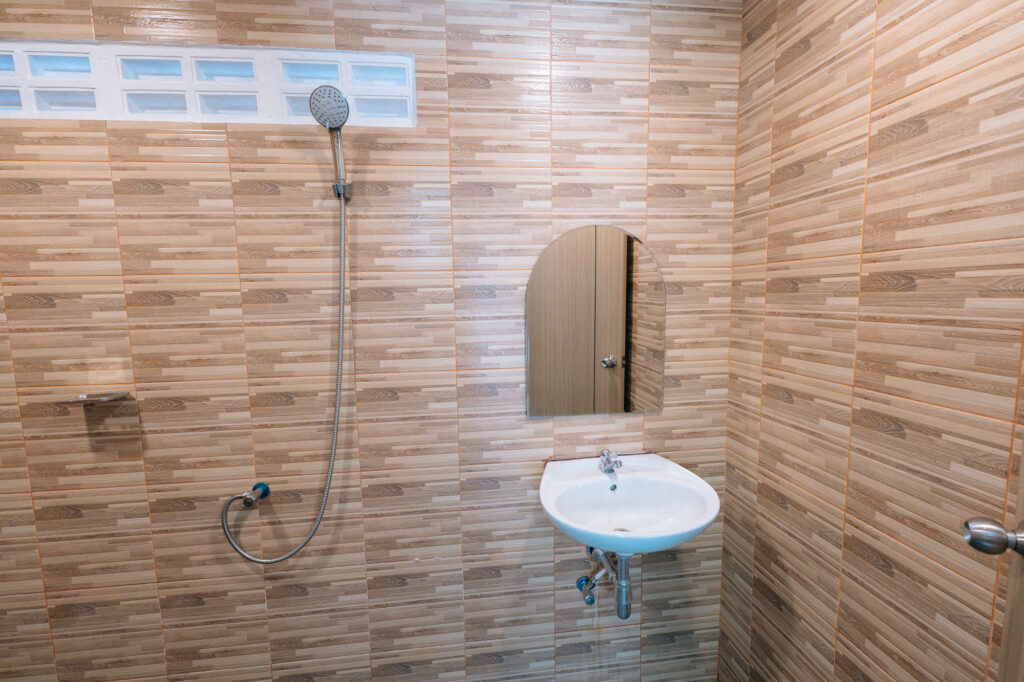 Muay Thai Gym Accommodation Bathroom